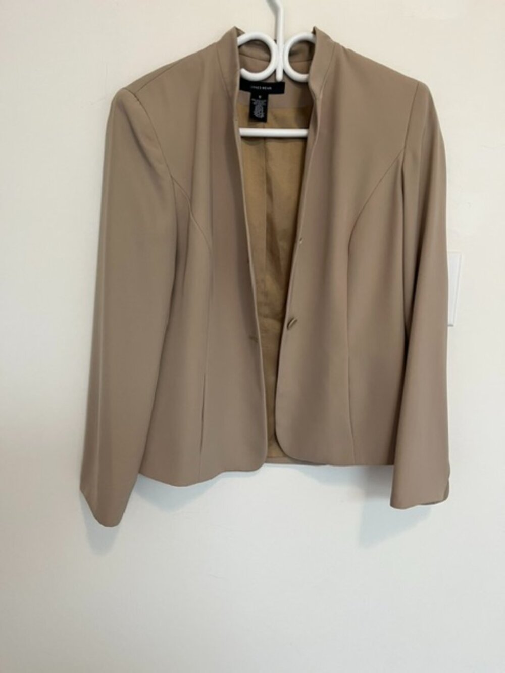 Collarless, open-front tailored blazer- Jones wear